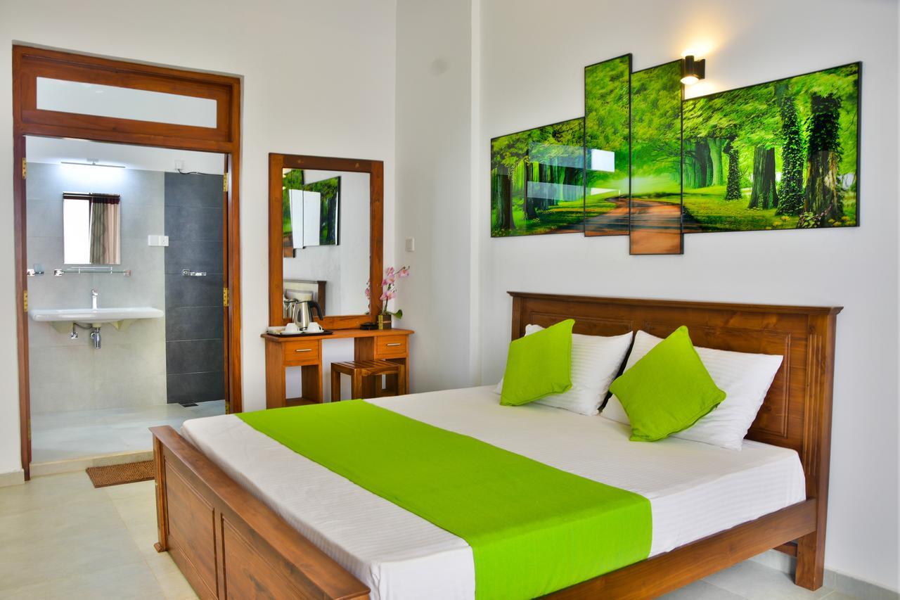 Rominrich Hotel Hikkaduwa Ngoại thất bức ảnh